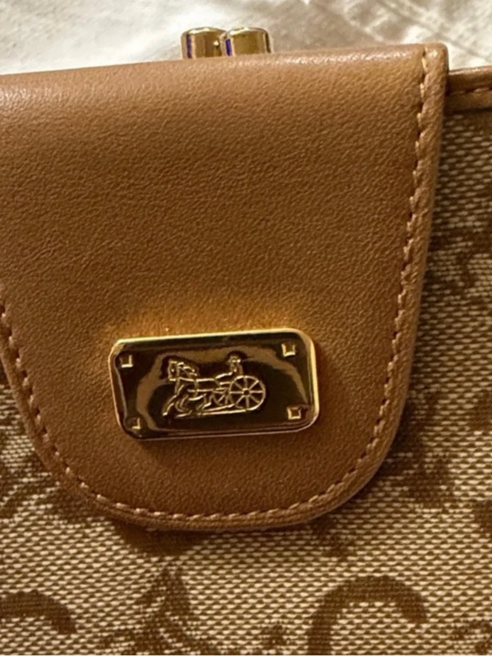 Authentic vintage Celine wallet featuring the classic Horse Carriage and “C” COA